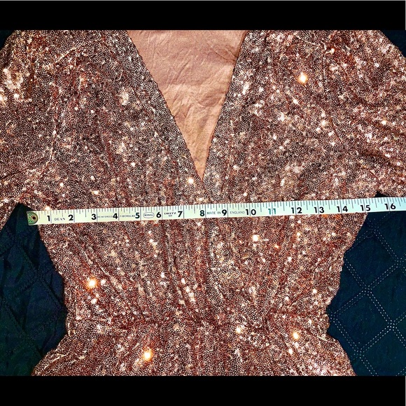HONEY PUNCH Rose Gold Sequin Faux Wrap Dress, size Medium, NWT - Picture 9 of 10